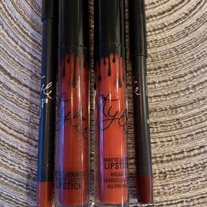 Kylie Jenner lip gloss and liner